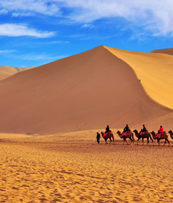 “Esportare Dati invece del Petrolio”: La Nuova Era dell’IA nel Golfo e le Sfide per il Mediterraneo