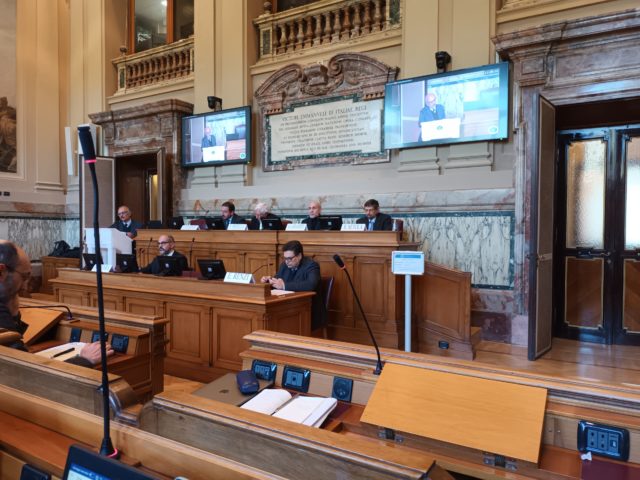 Foto della tavola rotonda “La protezione fisica delle infrastrutture critiche nazionali nel quadro della Direttiva CER”.